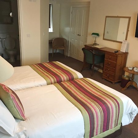 The Tally Ho Hotel - B&B Bicester Bagian luar foto