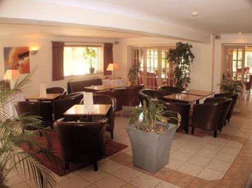 The Tally Ho Hotel - B&B Bicester Bagian luar foto