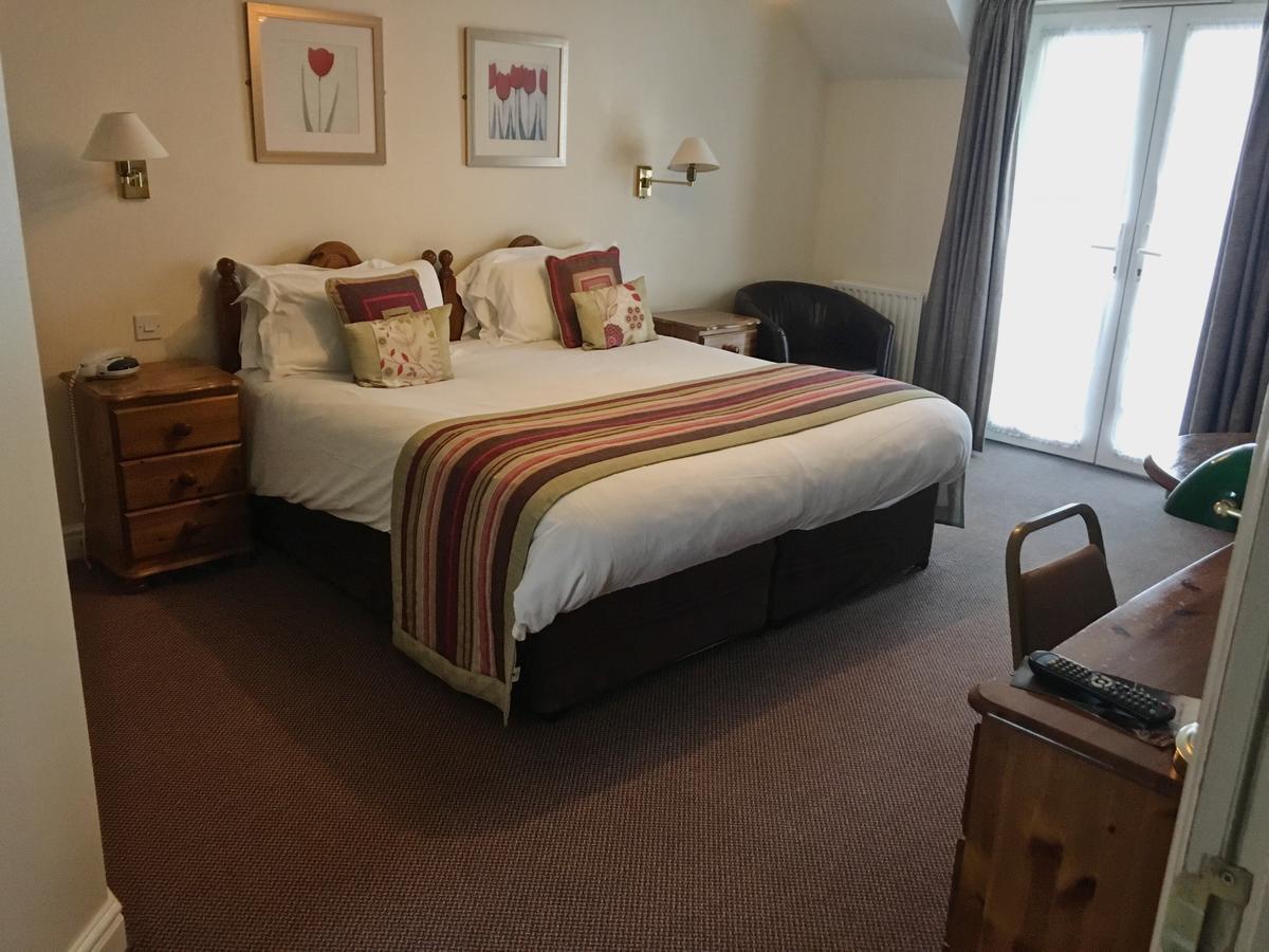 The Tally Ho Hotel - B&B Bicester Bagian luar foto