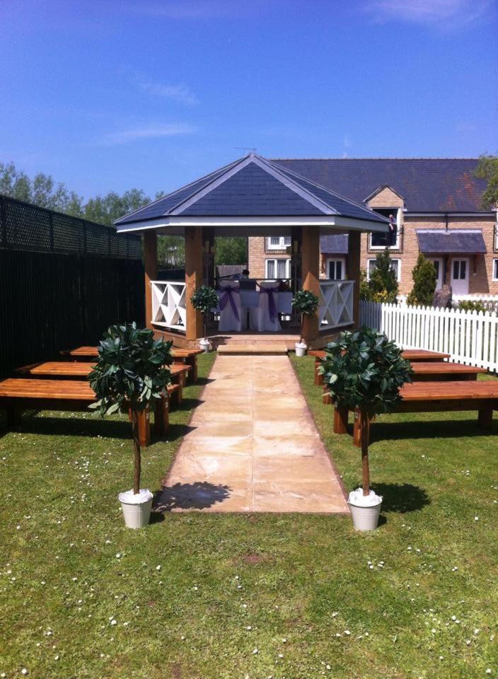 The Tally Ho Hotel - B&B Bicester Bagian luar foto
