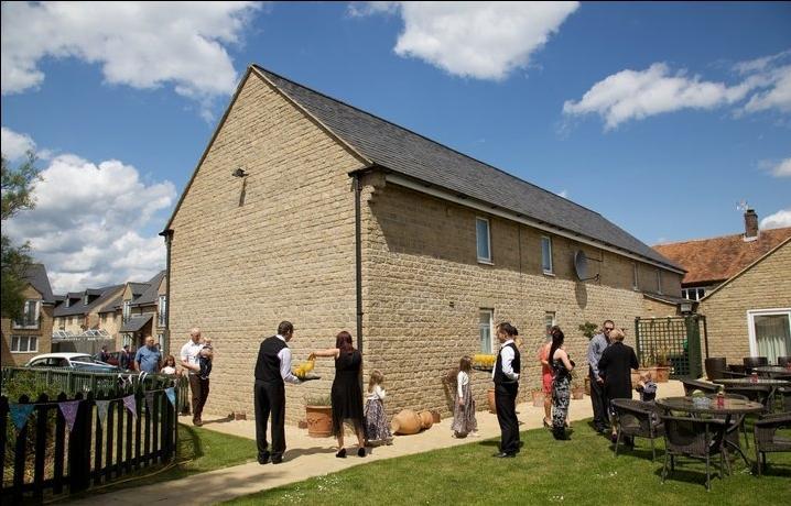 The Tally Ho Hotel - B&B Bicester Bagian luar foto